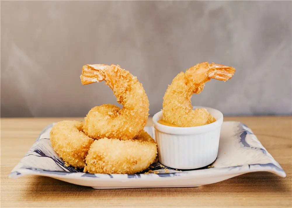 Crispy breaded fried shrimp with dipping sauce